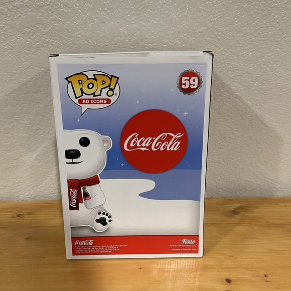 GIANT COCA-COLA POLAR BEAR! - Picture 3 of 4